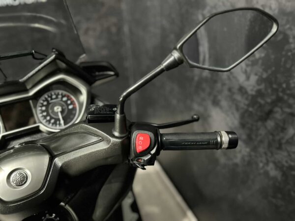 YAMAHA XMAX TECH MAX 125 - Imagen 12