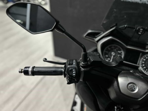 YAMAHA XMAX TECH MAX 125 - Imagen 13