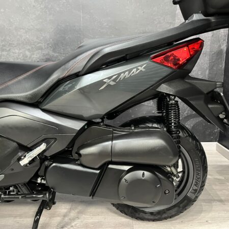 YAMAHA X-MAX 250