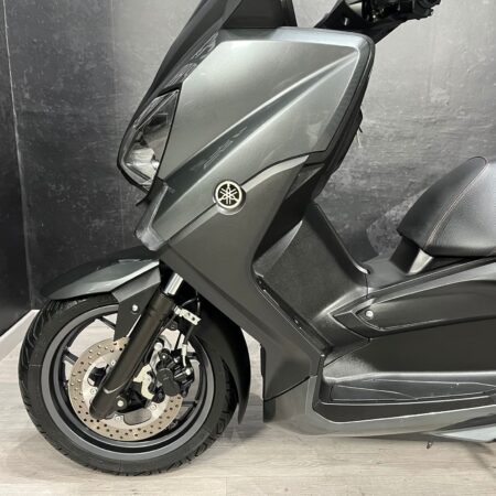 YAMAHA X-MAX 250