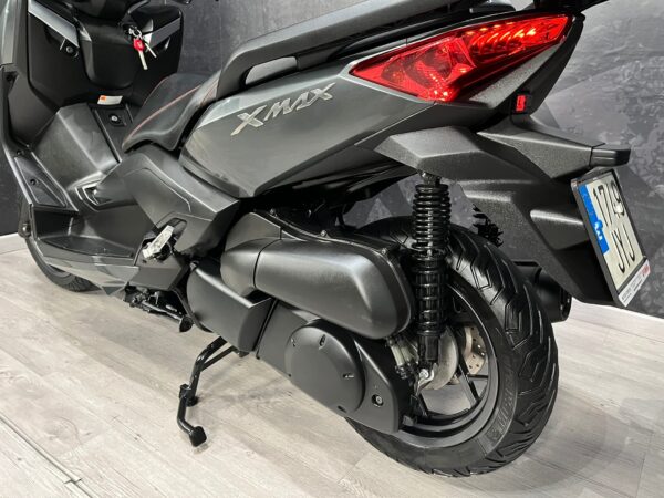 YAMAHA X-MAX 250 - Imagen 9