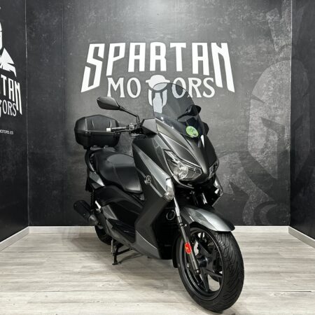 YAMAHA X-MAX 250