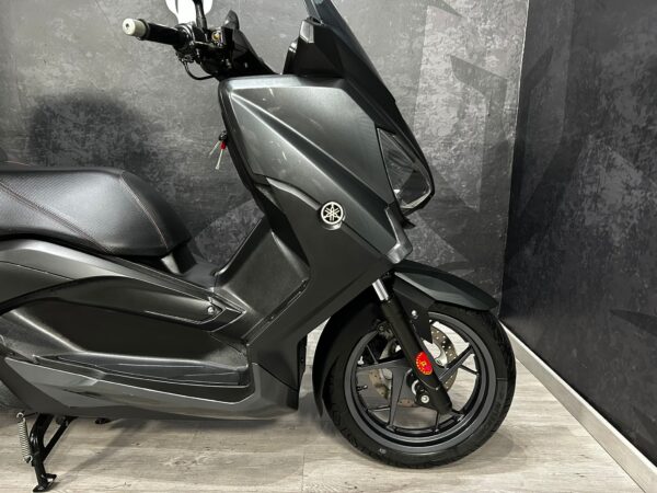 YAMAHA X-MAX 250 - Imagen 12