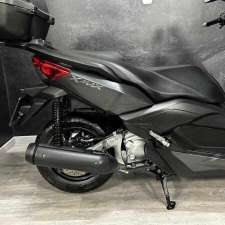 YAMAHA X-MAX 250
