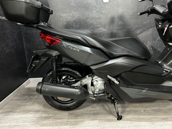 YAMAHA X-MAX 250 - Imagen 10