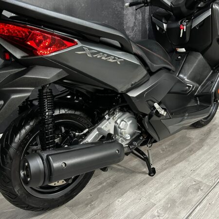 YAMAHA X-MAX 250