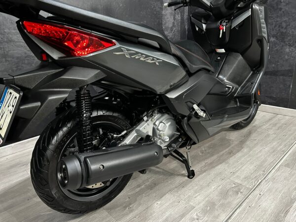 YAMAHA X-MAX 250 - Imagen 8