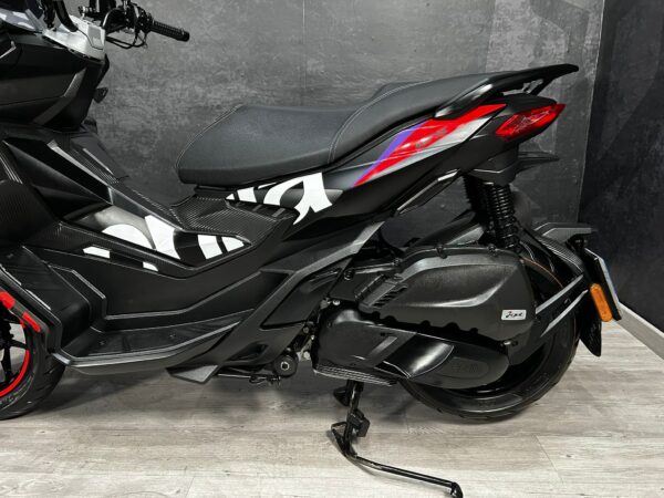 APRILIA SR GT REPLICA 125 ABS - Imagen 11