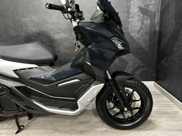 APRILIA SR GT 125 CBS - Imagen 12