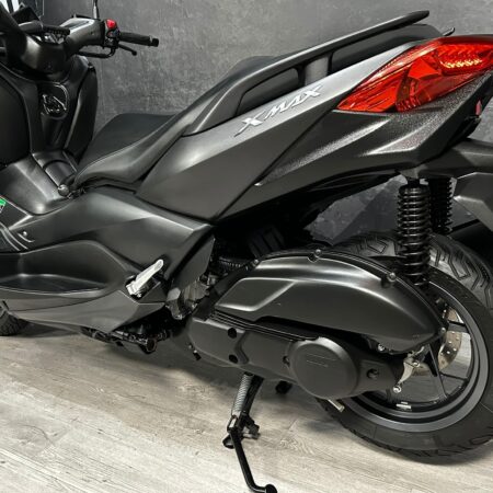 YAMAHA X-MAX 125 ABS
